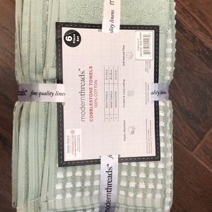 Modern Threads green luxe towel set NWT